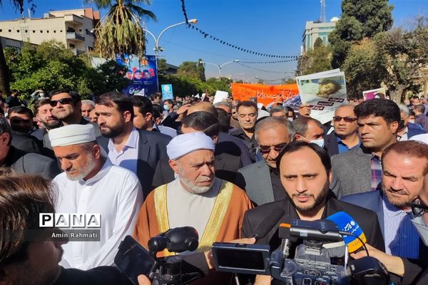 وداع مردم شیراز با پیکر شهدای حمله تروریستی  حرم مطهر شاهچراغ (ع)