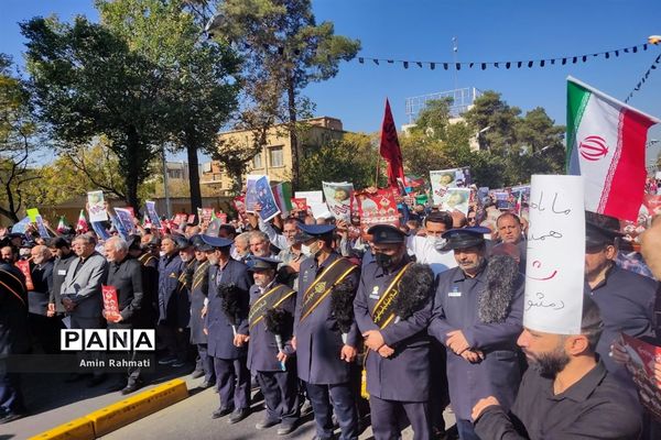 وداع مردم شیراز با پیکر شهدای حمله تروریستی  حرم مطهر شاهچراغ (ع)