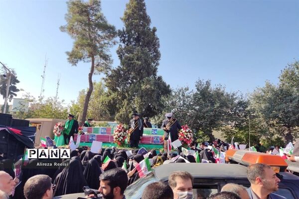 تشییع پیکر پاک شهدای اقدام کوردلانه تروریستان در شیراز