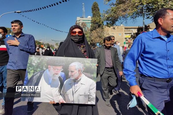 تشییع پیکر پاک شهدای اقدام کوردلانه تروریستان در شیراز