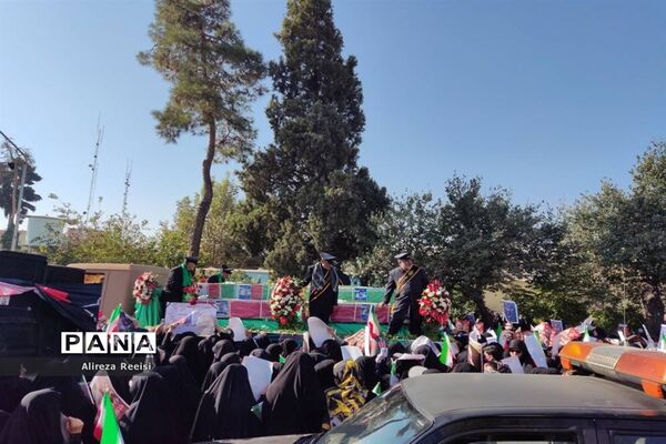 تشییع پیکر پاک شهدای اقدام کوردلانه تروریستان در شیراز