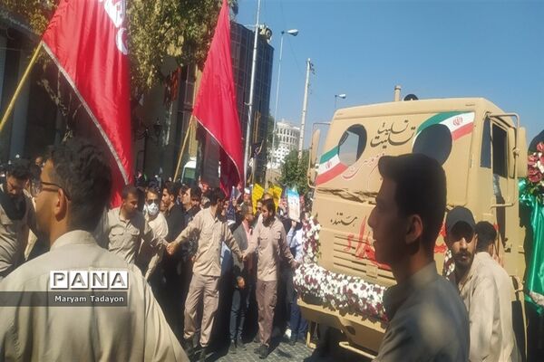 حضور کودکان و نوجوانان در تشییع پیکر شهدای حمله تروریستی در شیراز