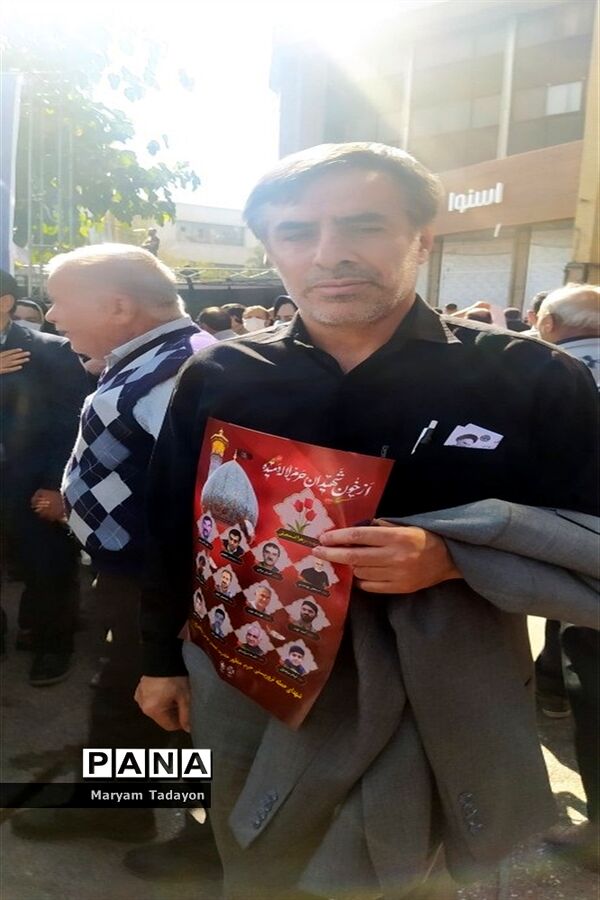حضور کودکان و نوجوانان در تشییع پیکر شهدای حمله تروریستی در شیراز