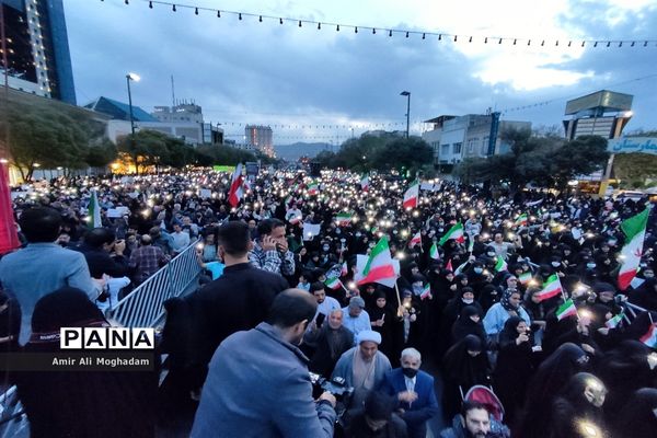 طواف شهدای حمله تروریستی شاه چراغ، به دور حریم منور رضوی و بر بالین مردم شهید پرور خراسانی