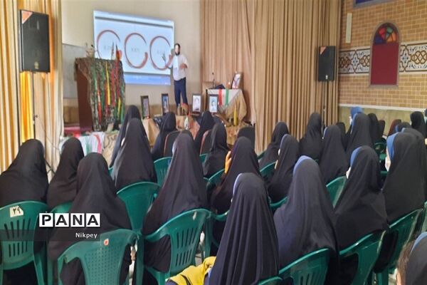 نشست‌های دانش‌آموزی در دبیرستان حجاب منطقه ۱۳