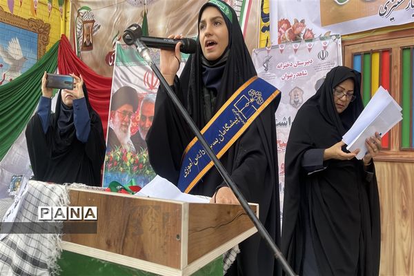 تشییع پیکر شهید‌گمنام همزمان با نواختن زنگ استانی استکبار‌ستیزی در دبیرستان شاهد رضوان