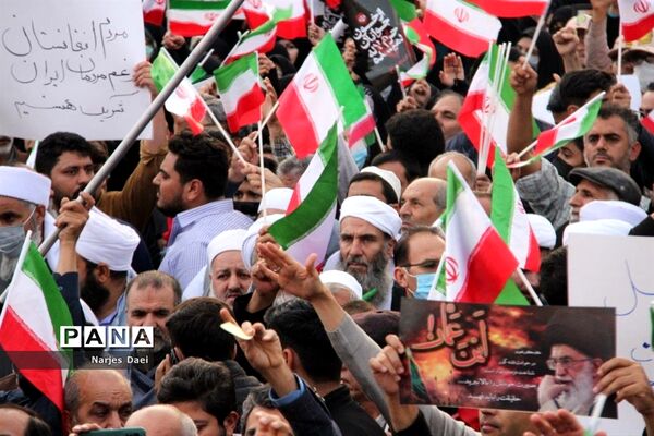 میزبانی مردم مشهد از شهدای حمله تروریستی شاهچراغ