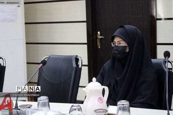 نشست مشترک مدیرکل امور بانوان و خانواده استانداری بوشهر با شورای معاونان آموزش و پرورش بوشهر