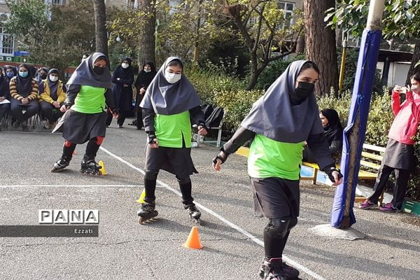برگزاری المپیاد ورزشی درون مدرسه‌ای در دبیرستان فرزانگان چهار منطقه ۱۳