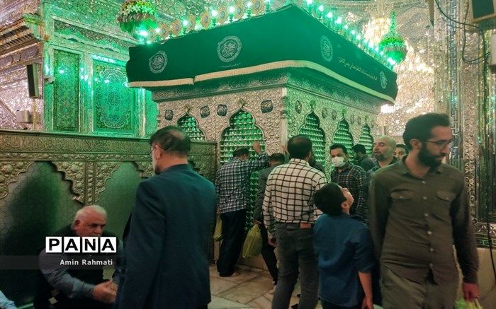 دانش‌آموزان آباده در سوگ دانش‌آموزان شهید حادثه تروریستی حرم شاهچراغ