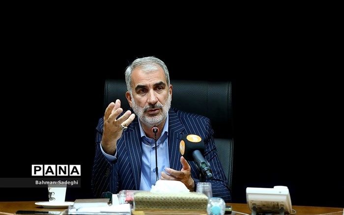 دانش‌آموزان برای گرامیداشت ۱۳ آبان پیش‌قدم هستند