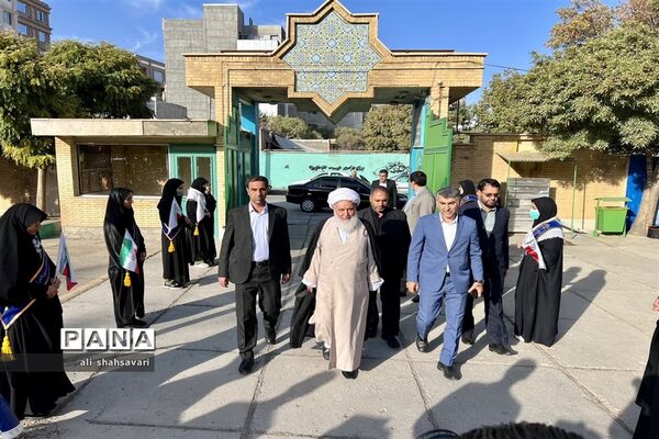 نواختن زنگ استکبارستیزی در مدارس کرمانشاه