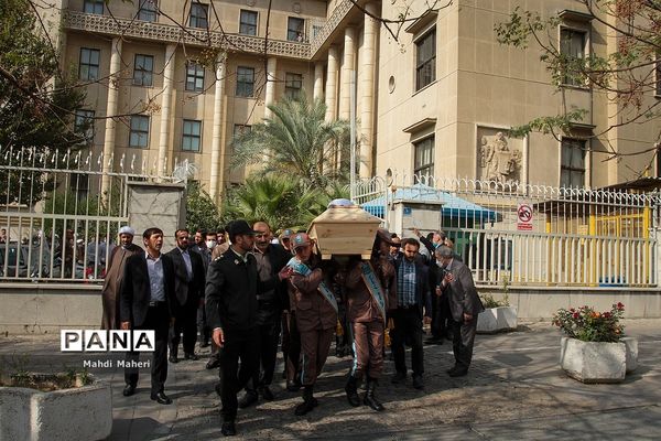 تشییع پیکر آیت‌الله حسین مفید