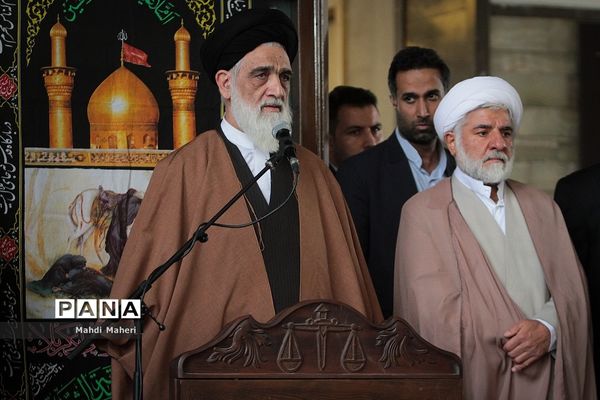 تشییع پیکر آیت‌الله حسین مفید