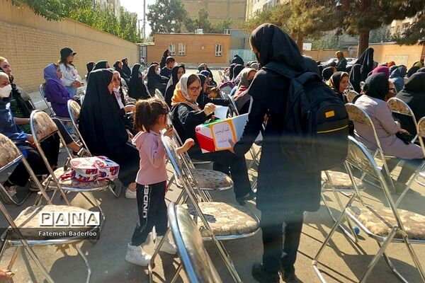 برگزاری جلسه انتخابات انجمن اولیا و مربیان در دبیرستان نمونه دولتی ولایت