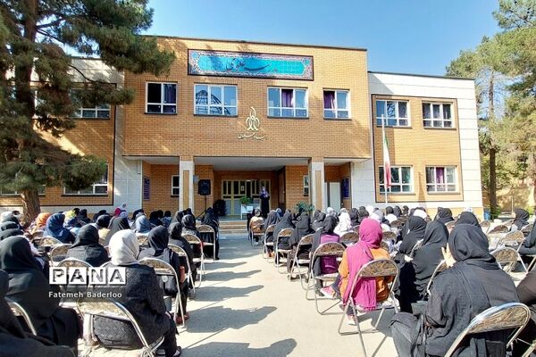 برگزاری جلسه انتخابات انجمن اولیا و مربیان در دبیرستان نمونه دولتی ولایت