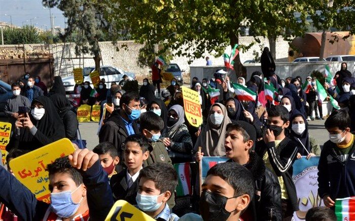 دانش‌آموزان این مرزوبوم در حمایت از دانش‌آموزان شهید، سکوت نمی‌کنند