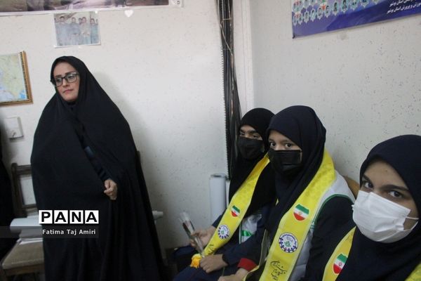 ‌دانش‌آموزان عضو سازمان دانش‌آموزی استان بوشهر روز بسیج را گرامی داشتند