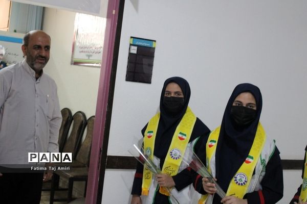 ‌دانش‌آموزان عضو سازمان دانش‌آموزی استان بوشهر روز بسیج را گرامی داشتند