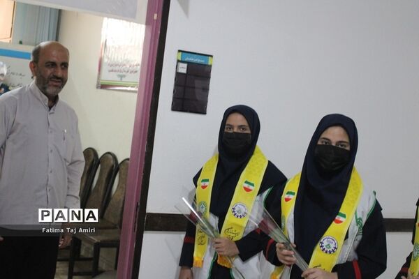 ‌دانش‌آموزان عضو سازمان دانش‌آموزی استان بوشهر روز بسیج را گرامی داشتند