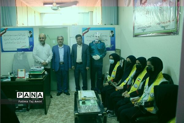 ‌دانش‌آموزان عضو سازمان دانش‌آموزی استان بوشهر روز بسیج را گرامی داشتند