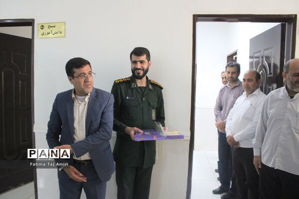 ‌دانش‌آموزان عضو سازمان دانش‌آموزی استان بوشهر روز بسیج را گرامی داشتند