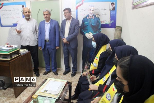 ‌دانش‌آموزان عضو سازمان دانش‌آموزی استان بوشهر روز بسیج را گرامی داشتند