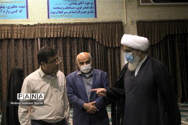 دیدار نماینده ولی فقیه در استان و امام جمعه بوشهر با جوانان