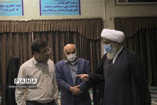 دیدار نماینده ولی فقیه در استان و امام جمعه بوشهر با جوانان