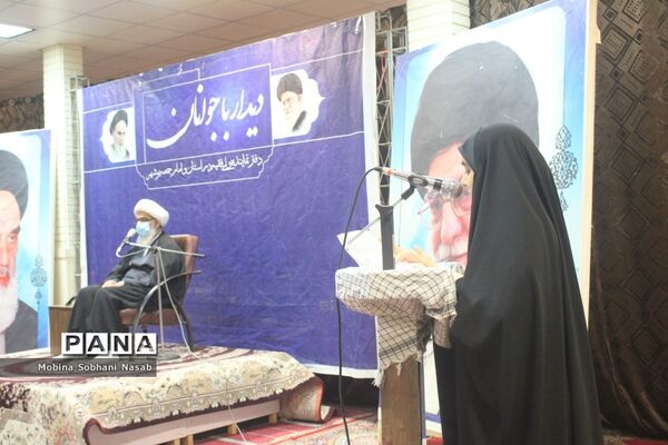 دیدار نماینده ولی فقیه در استان و امام جمعه بوشهر با جوانان