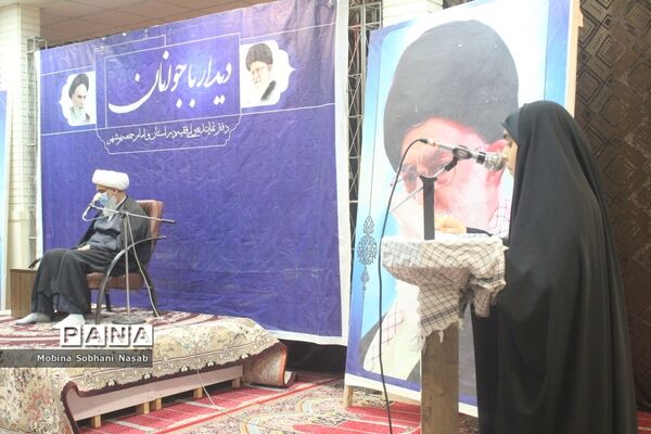 دیدار نماینده ولی فقیه در استان و امام جمعه بوشهر با جوانان