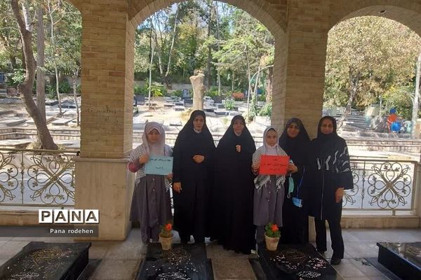 غبارروبی مزار شهدا توسط دانش‌آموزان دبستان پروین اعتصامی رودهن