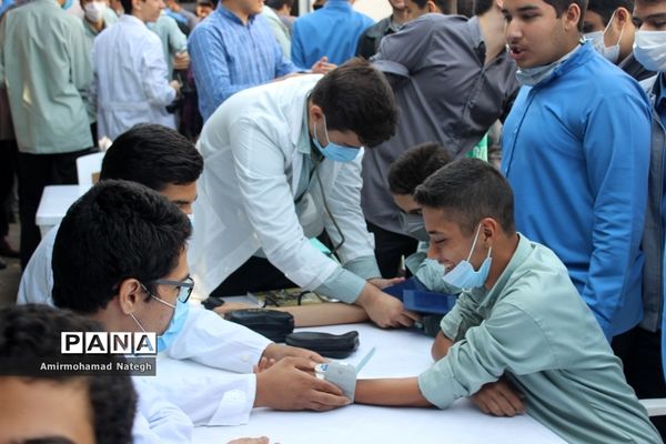 اولین دوره نمایشگاهی دستاوردهای دانش‌آموزان دبیرستان نمونه دولتی هفده شهریور