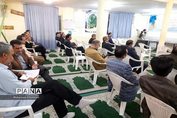 نشست شورای دبیران دبیرستان پسرانه نمونه آیت‌الله خامنه‌ای کاشمر