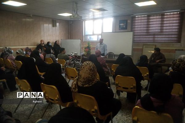 برگزاری اولین جلسه هدایت تحصیلی دانش‌آموزان پایه هفتم دبیرستان حر منطقه ۱۳