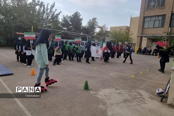 جشن المپیاد ورزشی درون مدرسه‌ای در دبیرستان زینبیه منطقه ۱۳