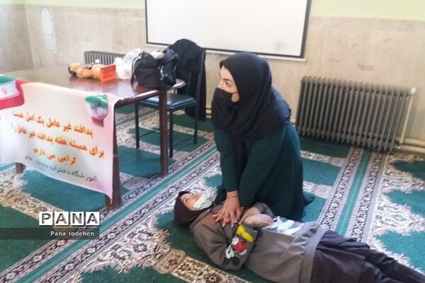 برگزاری مانور پدافند‌ غیرعامل در مدارس رودهن