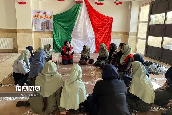 برگزاری مانور پدافند‌ غیرعامل در مدارس رودهن