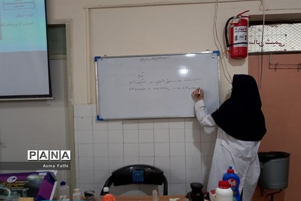 کارگاه حضوری پژوهش‌سرای رازی ناحیه۲ به‌مناسبت روز آزمایشگاه