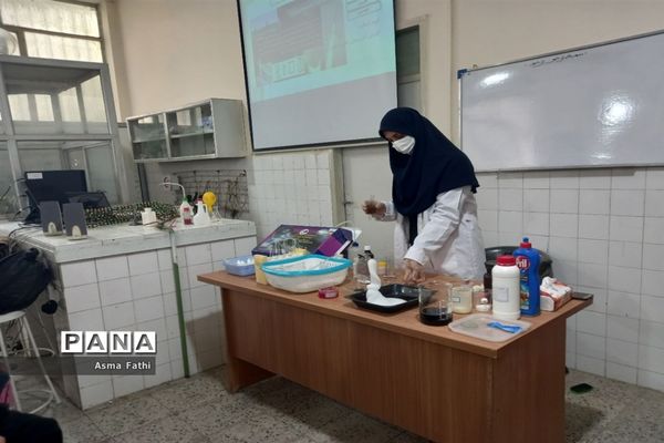 کارگاه حضوری پژوهش‌سرای رازی ناحیه۲ به‌مناسبت روز آزمایشگاه