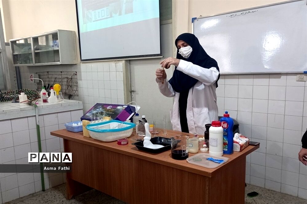 کارگاه حضوری پژوهش‌سرای رازی ناحیه۲ به‌مناسبت روز آزمایشگاه