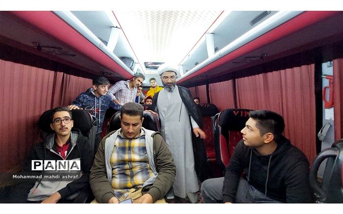 اولین اردوی علمی راهیان پیشرفت دانش‌آموزان نایینی