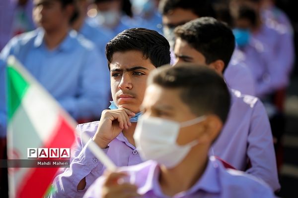 آیین نواختن زنگ استکبار‌ستیزی و روز دانش‌آموز