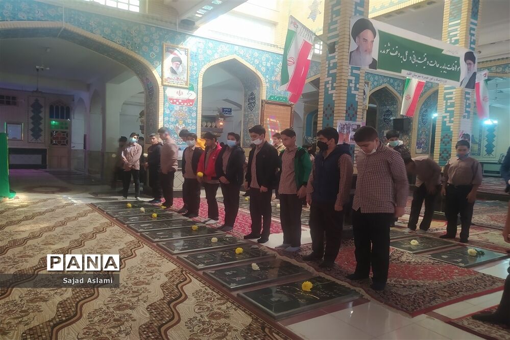 غبارروبی گلزار شهدای شهرستان اقلید
