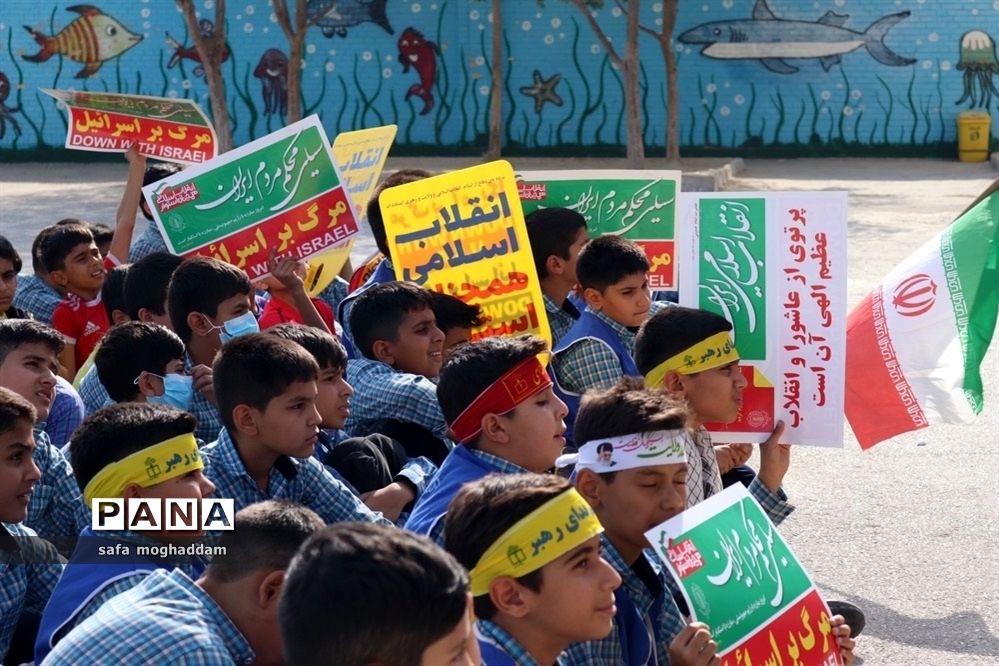 آیین نواختن زنگ استکبار ستیزی در مدارس گله‌دار استان فارس