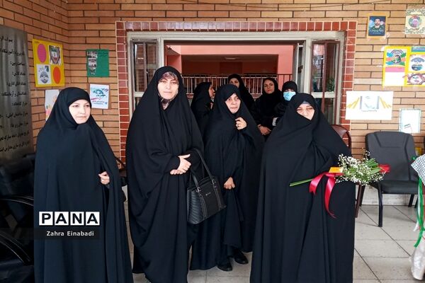 نواختن زنگ استکبار‌ستیزی در مدارس آموزش و پرورش ملارد