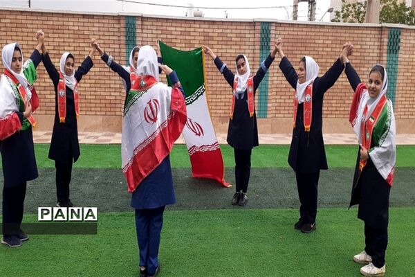 پویش دانش‌آموزی «پرچم نماد وطن» در اندیمشک