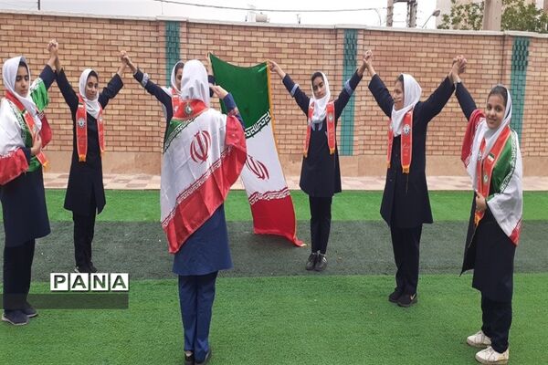 پویش دانش‌آموزی «پرچم نماد وطن» در اندیمشک