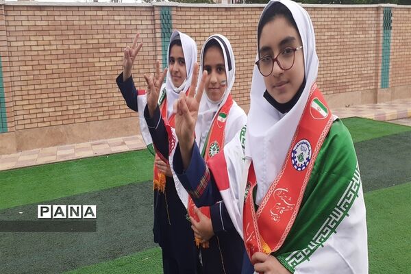 پویش دانش‌آموزی «پرچم نماد وطن» در اندیمشک