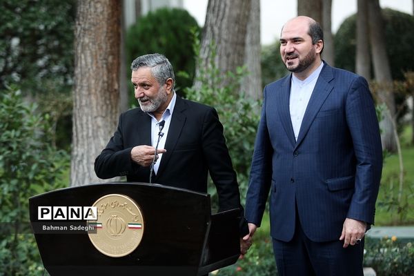 حاشیه جلسه هیات دولت - ۱۱ آبان